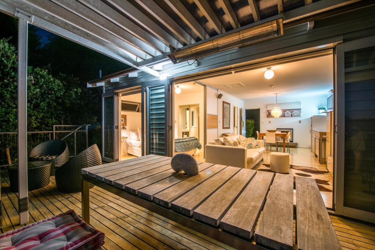 Bach On Burrell Villa Oneroa Exterior photo